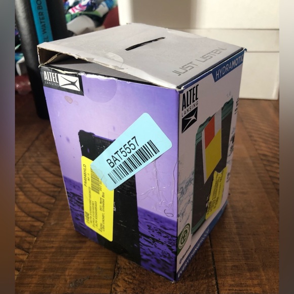 Altec Lansing HydraMotion Everything Proof Wireless Speaker in Mint Green - Picture 6 of 9